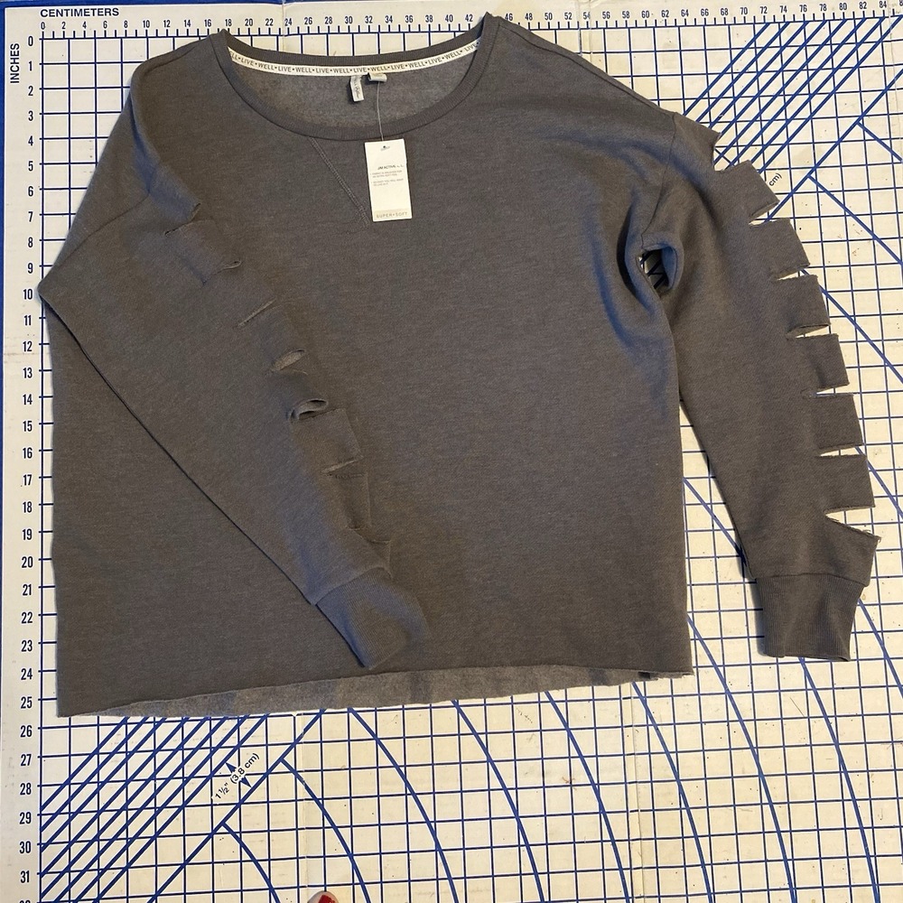 NWT Women's Live Well Active Grey Cozy cut out arms Sz Lg pump cover gym running